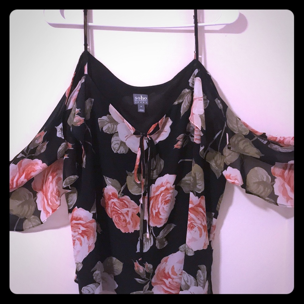 Mid sleeve cold shoulder cold shoulder blouse